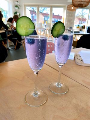 High tea at Klein Geluk Ontbijt in Heemskerk