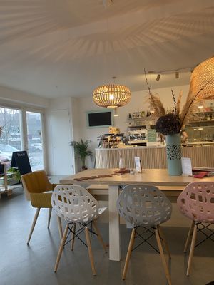 Leuke inrichting  at Klein Geluk Ontbijt in Heemskerk