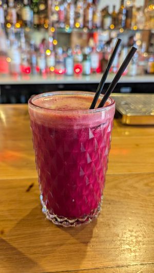 The vegan pressed juice at Pantarei in Aegina