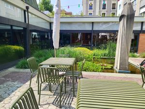 Inner court terrace at Farel Bistro in Biel