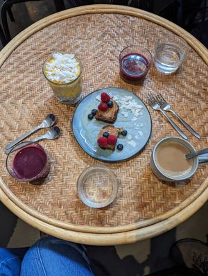 Such a beautiful breakfast 💚 at Roots Helsinki in Helsinki