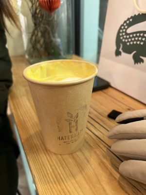 Kurkuma Latte - prima, dass nicht süß   at Haferkater - Hbf Dresden in Dresden