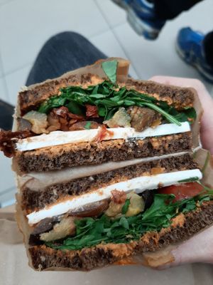 Grilles vegetables stulle vegan at Haferkater - Hbf Dresden in Dresden