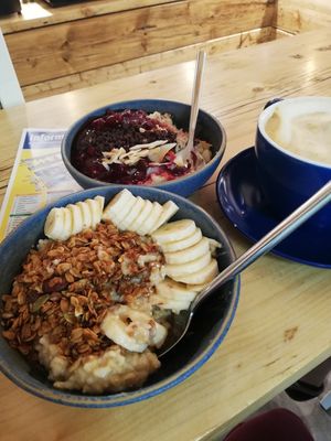 Porridge and sója milk cappuccino. at Haferkater - Hbf Dresden in Dresden
