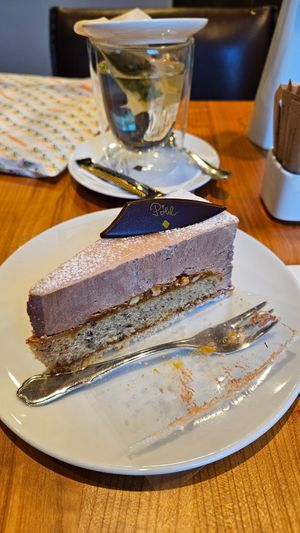 Haselnuss-Karamell-Torte at Cafè Konditorei Confiserie Pöhl in Merano