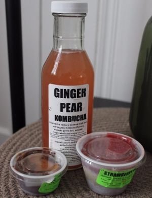 kombucha and raw pies at Pat Greer's Kitchen in Houston
