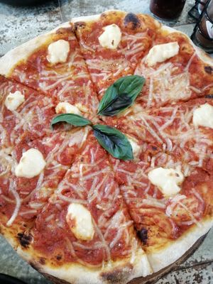 🍕 at Vistro in Bangkok