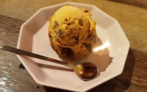 Sticky pudding with ice-cream at Vistro in Bangkok