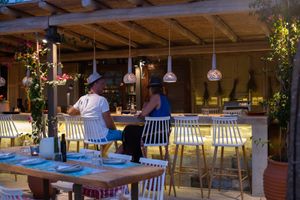 the bar at Artesanal in Skiathos