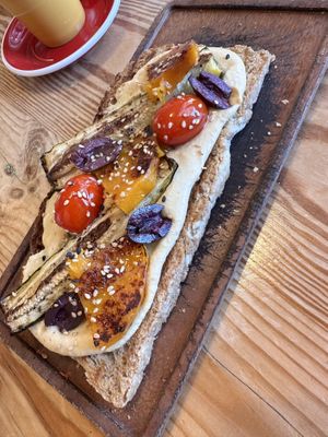 Humus toast with grilled vegetables   at Pipet & Co in Menorca