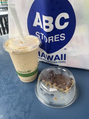 Mac Nog and Twix Bar  at Choice Health Bar in Kaanapali