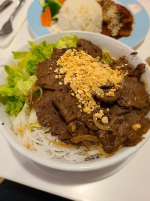 Lemon grass noodles with tvp at Loving Hut in Orlando