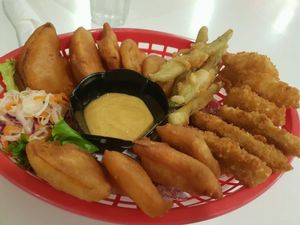 platter at Loving Hut in Orlando