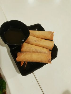 spring rolls at Loving Hut in Orlando