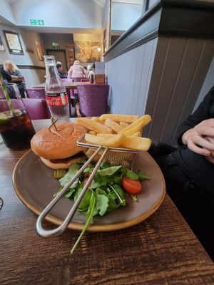 Spinach and chickpea burger at Atholl Arms Hotel in Dunkeld
