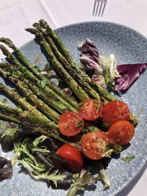 Espárragos con ajos y perejil at Casa Vital in Altea