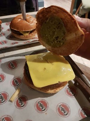 The "smashed avocado" and vegan cheese 😂 at Gelatoburger in Oban