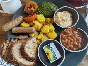 Full vegan breakfast at Parlé Pantry in West London