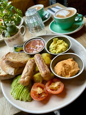 Vegan English Breakfast ⭐️⭐️⭐️⭐️  at Parlé Pantry in West London
