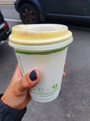 Compostable coffee cups😍 and delicious coconut turmeric latte at Parlé Pantry in West London