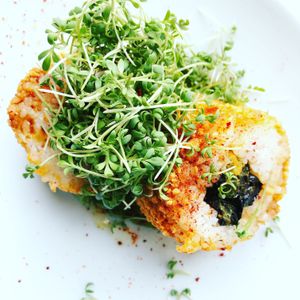 GREEN CALIFORNIA MAKI/ TARTARE D’ALGUES/ POIVRON-MANGUE/ CACAHUÈTE	13,00 €   23,00 €
GREEN CALIFORNIA MAKI WITH ALGAE, GREEN PEPPER-MANGO AND PEANUTS
VEGAN at Supernature in Paris