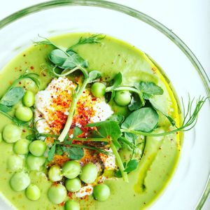 SOUPE FROIDE DE PETITS POIS/ MENTHE/ BROCCIU COLD GREEN PEA SOUP WITH FRESH MINT AND CORSICA EWE’S MILK FRESH CHEESE
GLUTEN FREE at Supernature in Paris