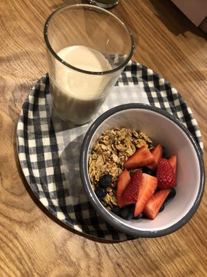 Granola cereal bowl at New General in Winter Park