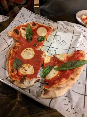 margarita pizza at Plant City in Providence