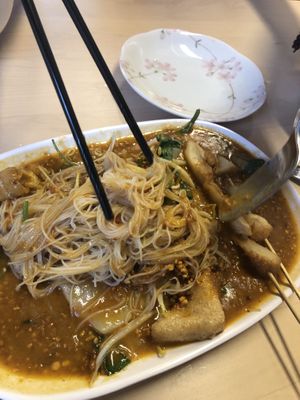 satay bee hoon $6 👍🏻👍🏻👍🏻 at Food in The Woods 小树林 in Northeast Singapore