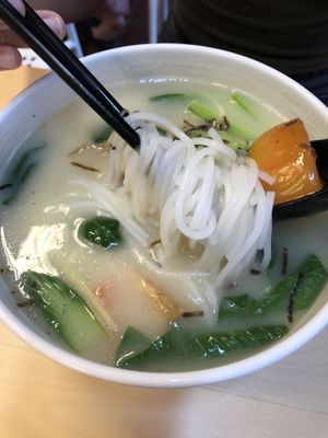 vegan fish slice beehoon soup $4 at Food in The Woods 小树林 in Northeast Singapore