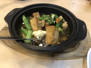claypot tofu w mixed vegetables $9 👍🏻👍🏻 at Food in The Woods 小树林 in Northeast Singapore
