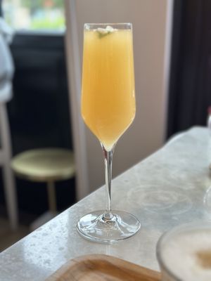 Pear mimosa  at LOV in Brossard