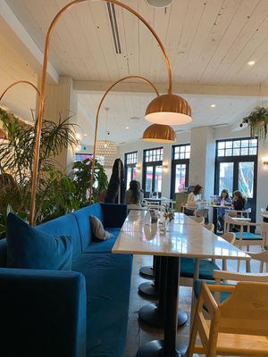 Very nice space and decor at LOV in Brossard