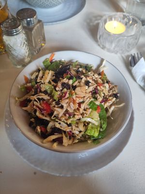 Mixed salad with nuts ans dried fruits at Yiasemi in Athens