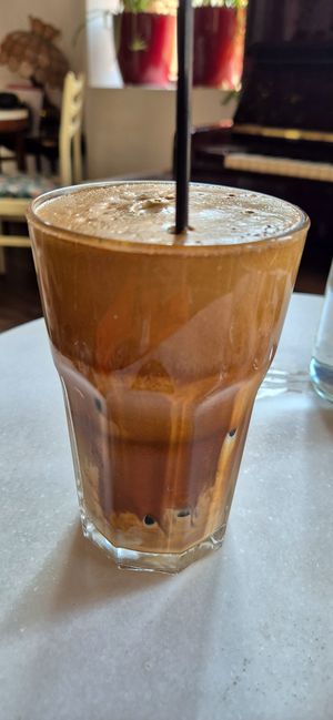 Frappe at Yiasemi in Athens