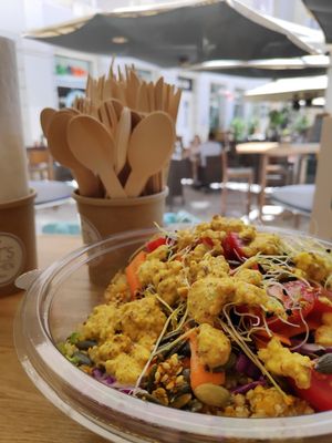 Quinoa - Red Lentil Salad at Kat's Kitchen Grab'N'Go in Split