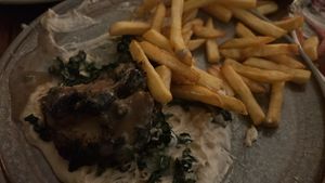 Lions mane mushroom steak and fries. The best!!! 🤤   at Ballard's in Thornbury
