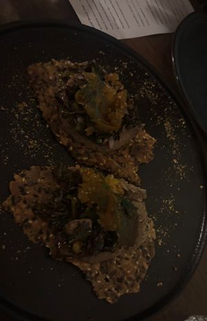The crackers were delicious and the mushroom on top -yummy  at Ballard's in Thornbury