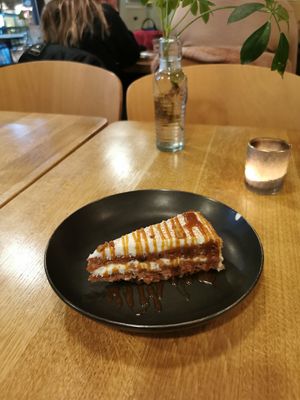 Carrot cake at Hello 123 in Montreal