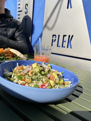 Thaise salade met avocado ipv kip at Zebedeus in Wassenaar