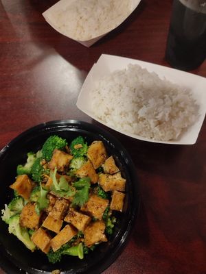 Garlic delight with Tofu at Mekong Kitchen in Hurricane
