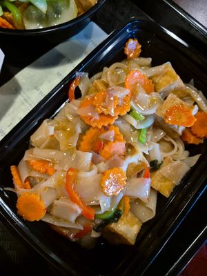 Drunken noodles no egg,vegan sauce at Mekong Kitchen in Hurricane