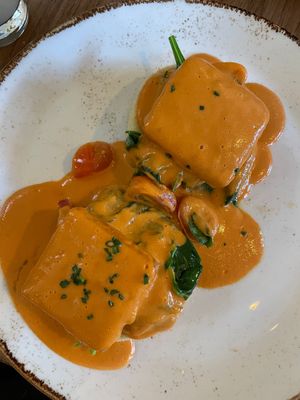 Vegan hollandaise  at Nic's on Beverly in Los Angeles