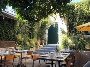 Beautiful ambiance for outdoor dining at Nic's on Beverly in Los Angeles