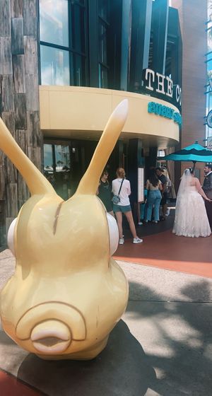 outside! ft. THE cowfish  at Universal Studios - The Cowfish Sushi Burger Bar in Orlando