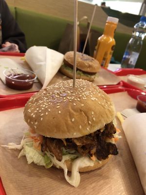 ‘Pulled Pork' #Veganuary at Las Vegan's - Corvin Plaza in Budapest
