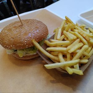 Veg-Chicken with french fries at Las Vegan's - Corvin Plaza in Budapest