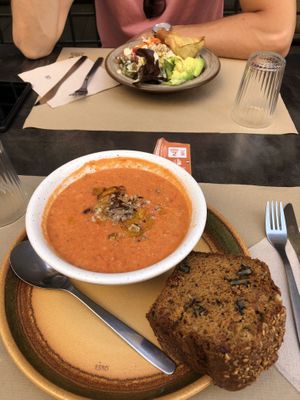 Gaspacho et cake tomate noix at Kaki by omc in Clermont-ferrand