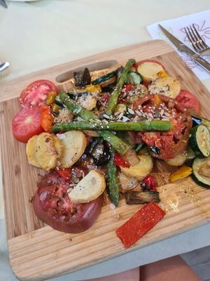 Grilled veggies at La Costa del Adobe in El Burgo Ranero