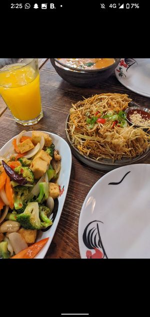 Fried papaya salad and stir fried tofu & veg at Thaikhun in Bath